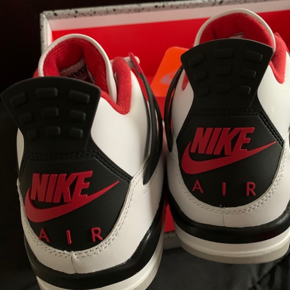 Jordan 4 Retro Fire Red - Picture 4 of 5